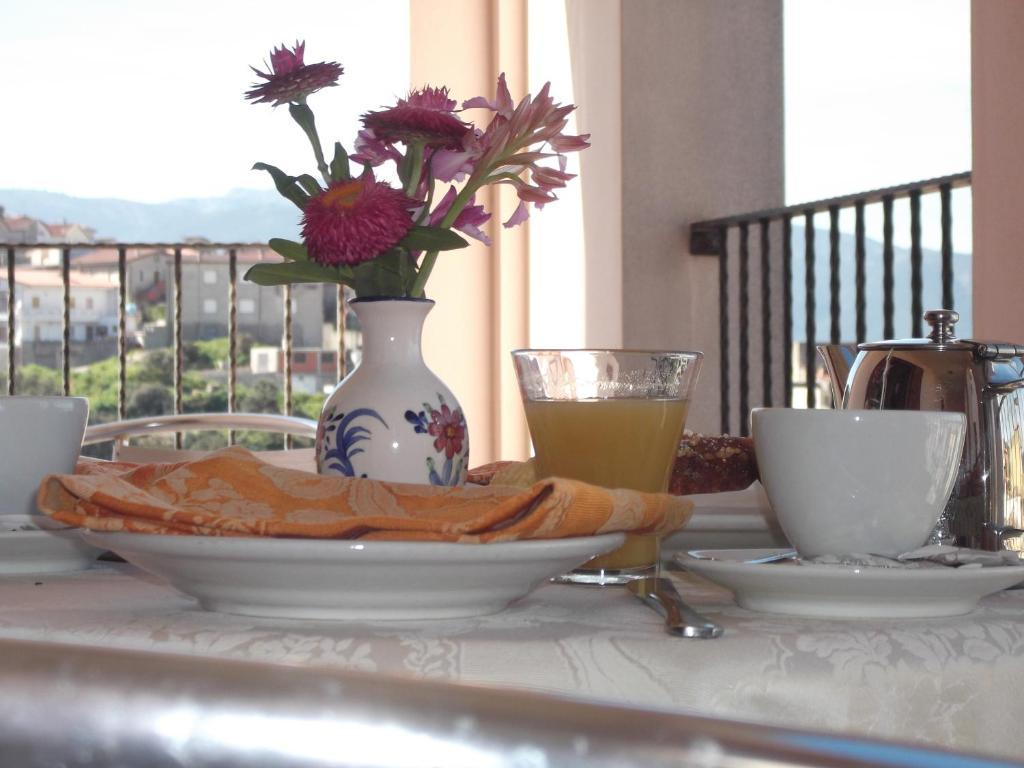 Hotel Meridiana Arbus Habitación foto