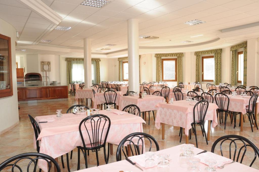 Hotel Meridiana Arbus Exterior foto