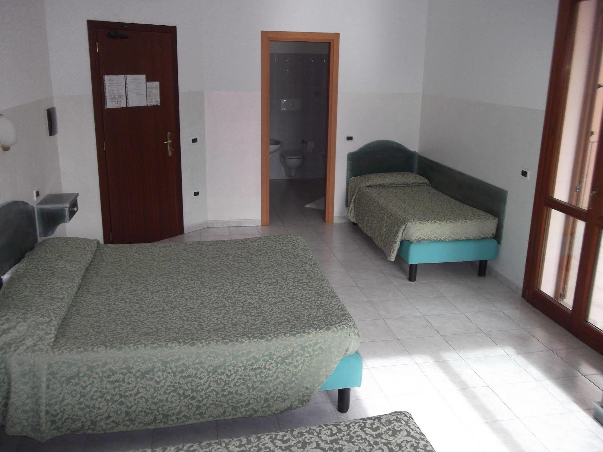 Hotel Meridiana Arbus Exterior foto
