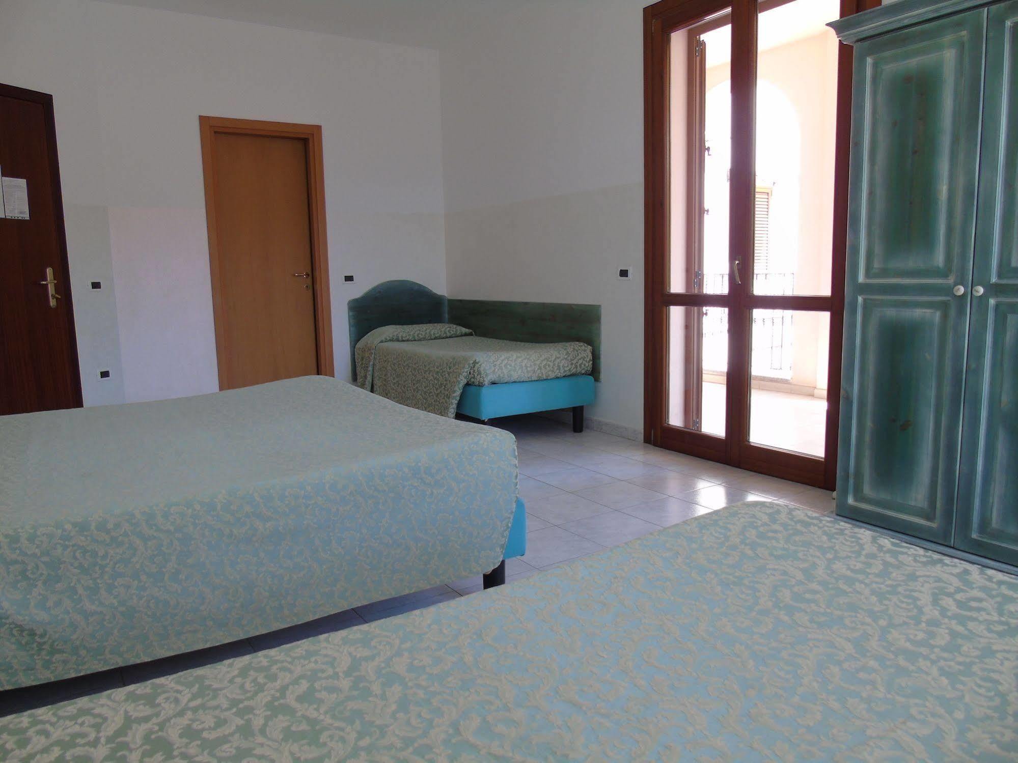 Hotel Meridiana Arbus Exterior foto