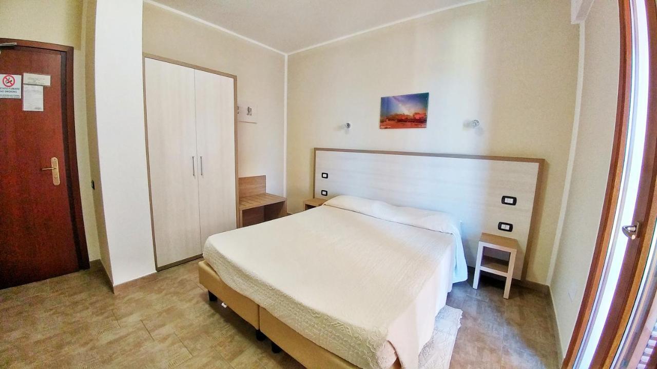 Hotel Meridiana Arbus Exterior foto
