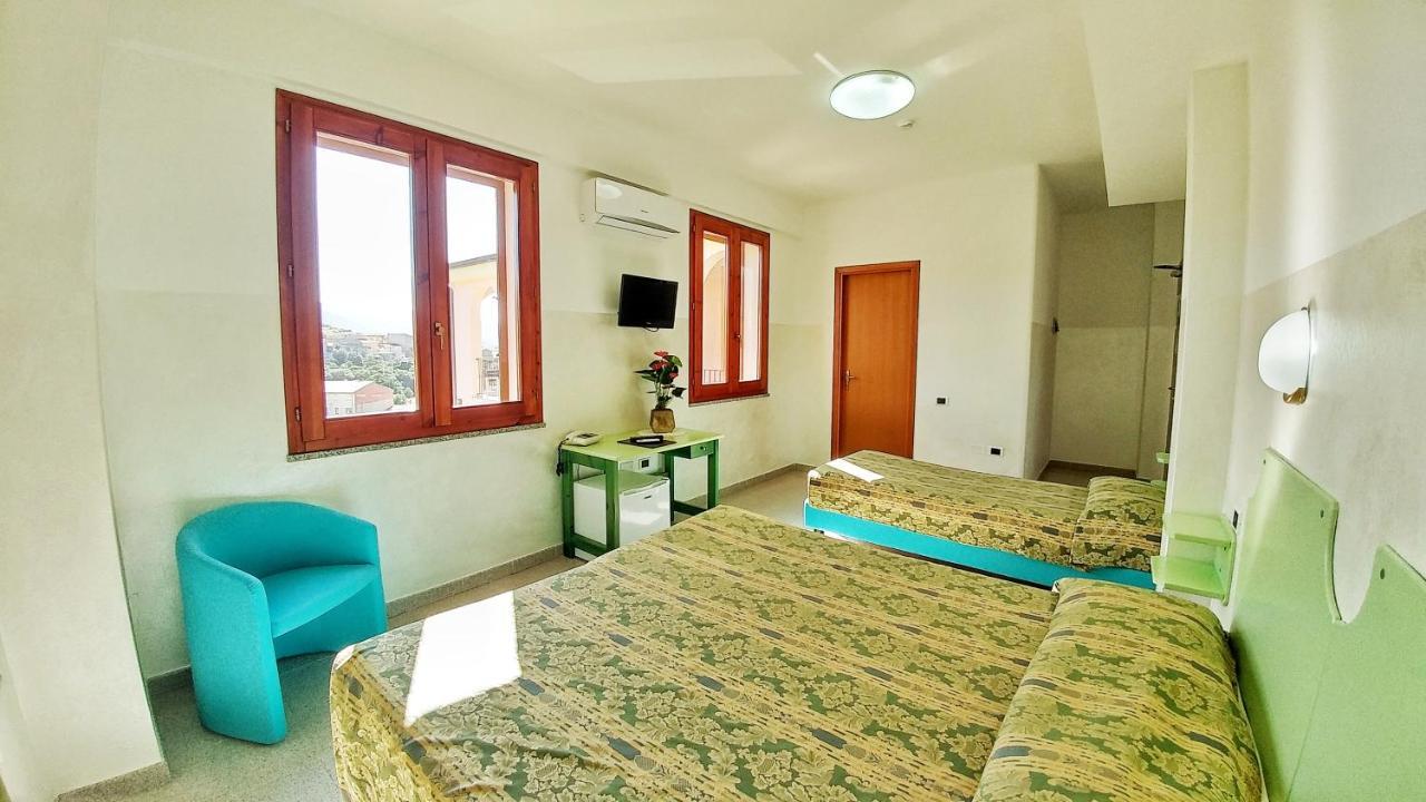 Hotel Meridiana Arbus Exterior foto