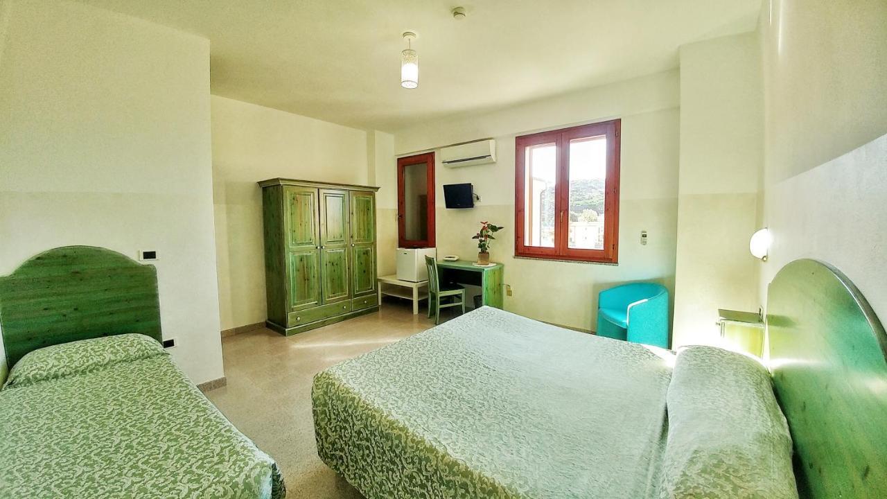 Hotel Meridiana Arbus Exterior foto